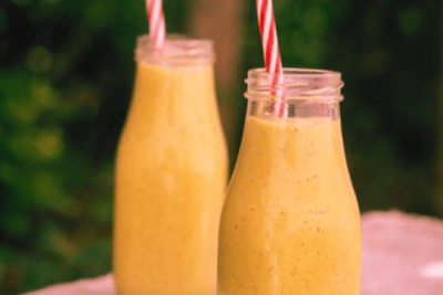 Der Iced Banana Shake mit JOY NATURALS vegan-carrot:PROTEIN ist eine besonders köstliche und einfache Variante wertvollste Proteine zu genießen.